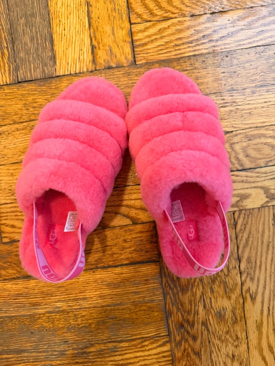 UGG Shoes - UGG Fluff Yeah Slide Sandal - sz 9